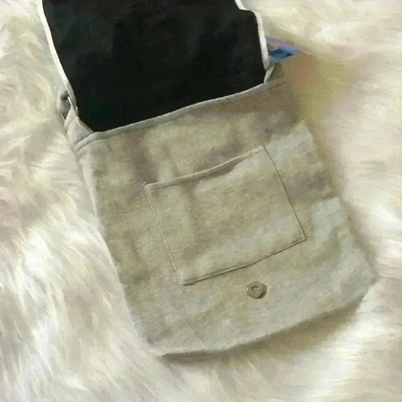 ⚡️ 3 for $10 ⚡️Collegiate Sweater Crossbody - Picture 3 of 5